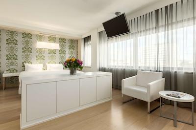 هتل ان‌ اچ امستردام زوید