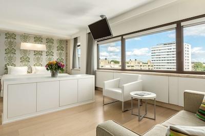 هتل ان‌ اچ امستردام زوید