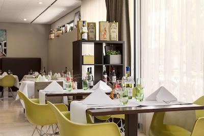 هتل ان‌ اچ امستردام زوید