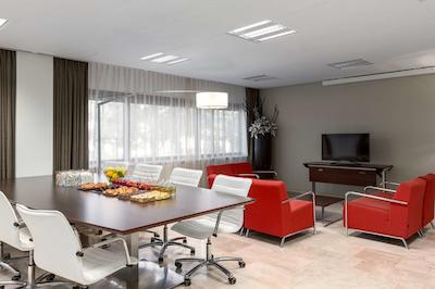 هتل ان‌ اچ امستردام زوید