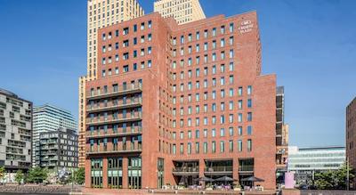 کراون پلازا امستردام سوت