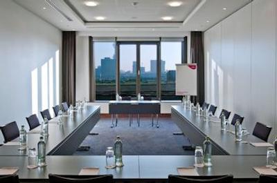 کراون پلازا امستردام سوت