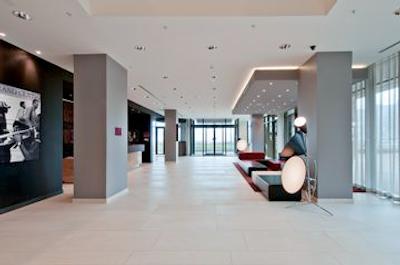 کراون پلازا امستردام سوت