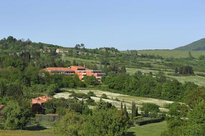 دمیدف کانتری ریزورت