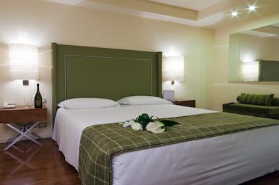 دمیدف کانتری ریزورت