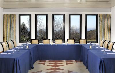 دمیدف کانتری ریزورت