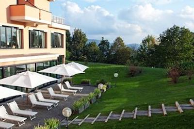 دمیدف کانتری ریزورت