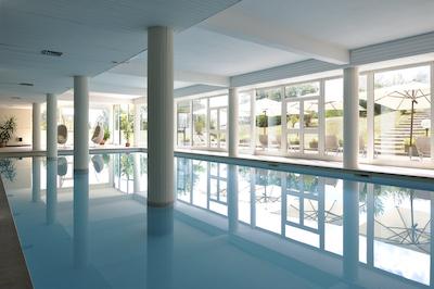 دمیدف کانتری ریزورت