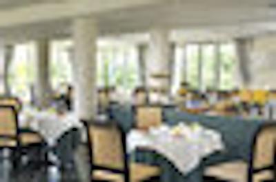 دمیدف کانتری ریزورت