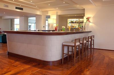 دمیدف کانتری ریزورت