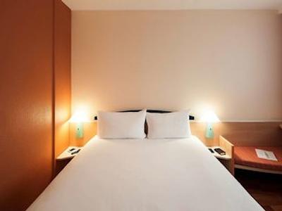 آیبیس نورنبرگ سیتی ام پلرر