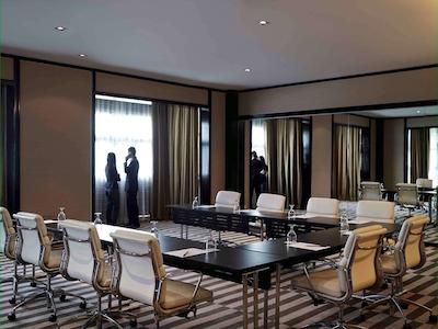 پولمن پوتراجایا لیک ساید