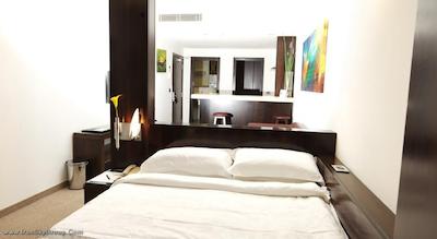 دبیلو اچ هتل