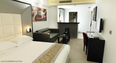 دبیلو اچ هتل