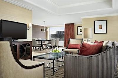 له سنتر شرایتون