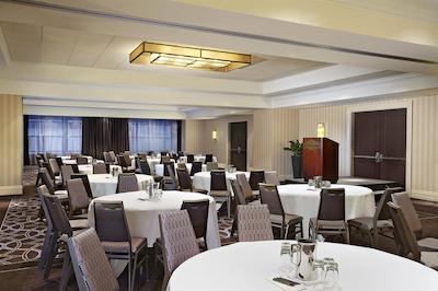 له سنتر شرایتون