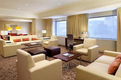 له سنتر شرایتون