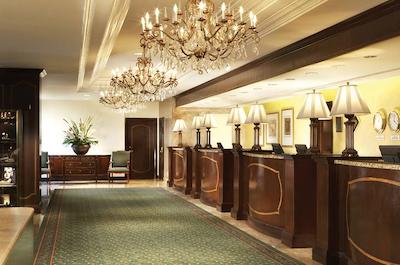 له سنتر شرایتون