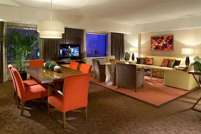 له سنتر شرایتون