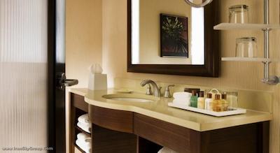 له سنتر شرایتون