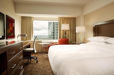 له سنتر شرایتون