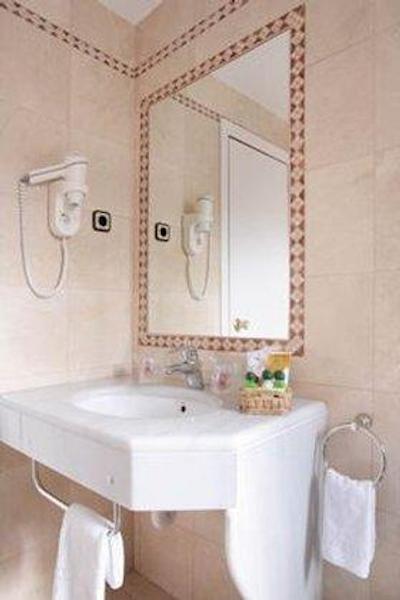 رجنسیا کولون