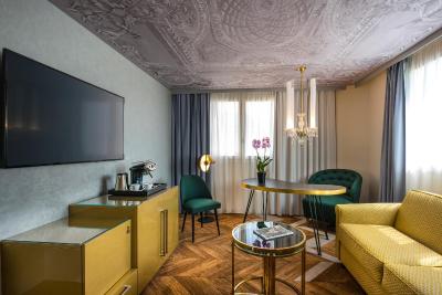 پولمن ورسای چتیو