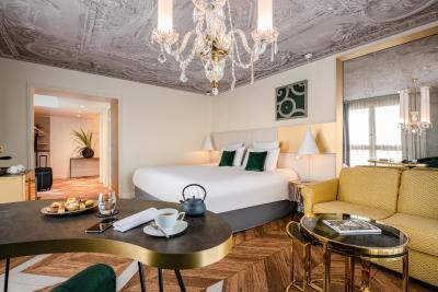 پولمن ورسای چتیو