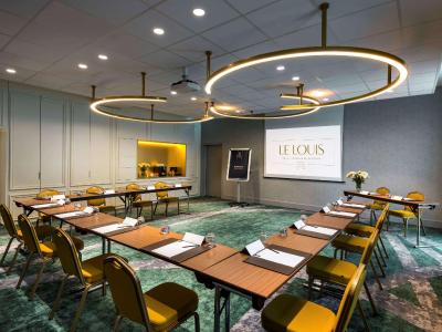 پولمن ورسای چتیو