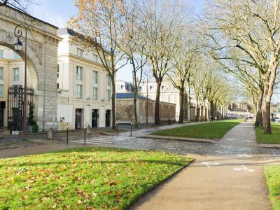 پولمن ورسای چتیو