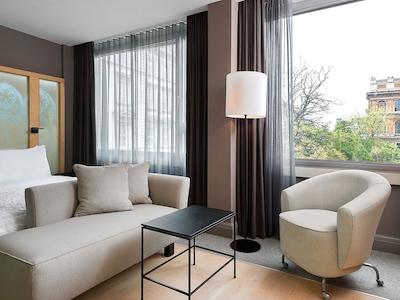 له مریدین وین