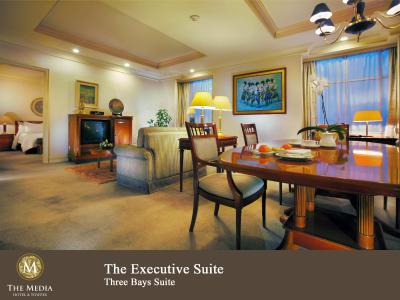 د مدیا هتل اند تاورز