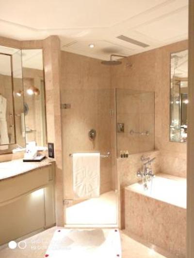 تاج لندز اند