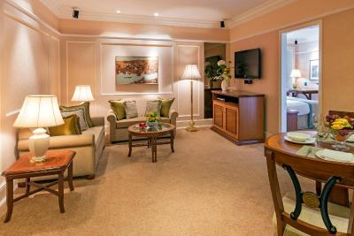 تاج لندز اند