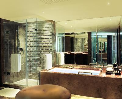 تاج لندز اند