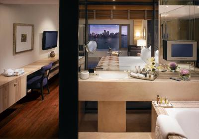 تاج لندز اند