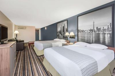 سوپر 8 داون تاون تورنتو