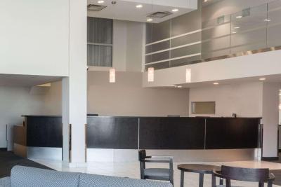 سوپر 8 داون تاون تورنتو