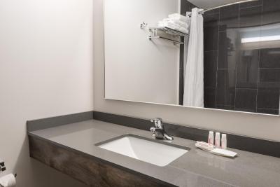 سوپر 8 داون تاون تورنتو