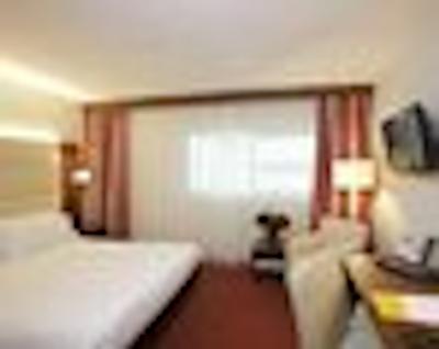 دومینا میلانو فیرا