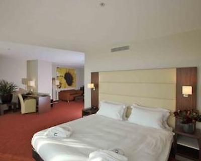 دومینا میلانو فیرا