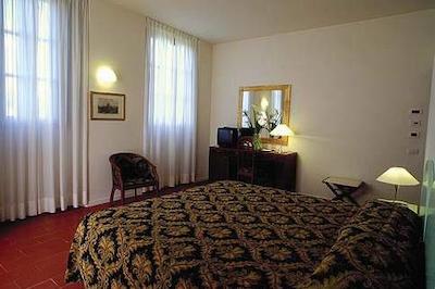 بست وسترن ویلا گابریل دنونزیو