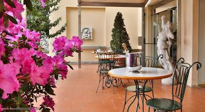 بست وسترن ویلا گابریل دنونزیو