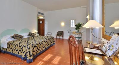 بست وسترن ویلا گابریل دنونزیو