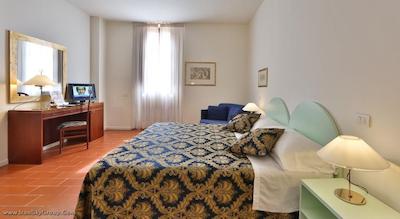 بست وسترن ویلا گابریل دنونزیو