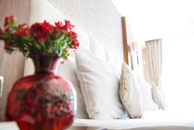 گرند آراس هتل اند سوئیتس