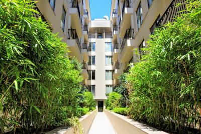 گرند آراس هتل اند سوئیتس