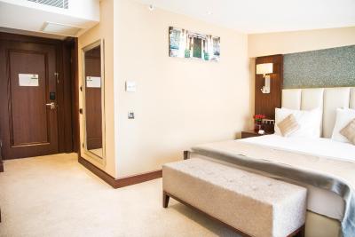 گرند آراس هتل اند سوئیتس