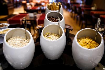 گرند آراس هتل اند سوئیتس