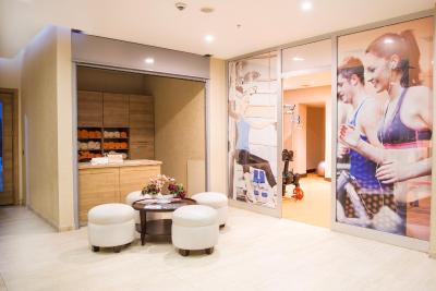 گرند آراس هتل اند سوئیتس